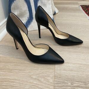 Jessica Simpson black pumps